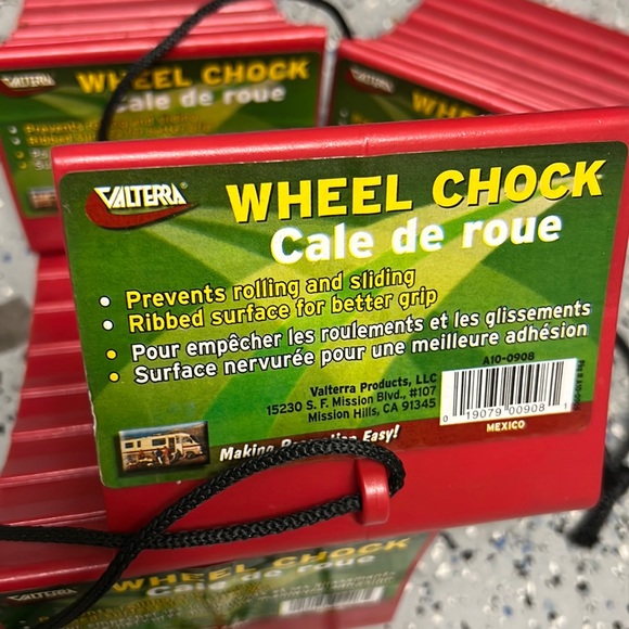 Valterra wheel chock set of 4👏🥰🔥 - Picture 1 of 3